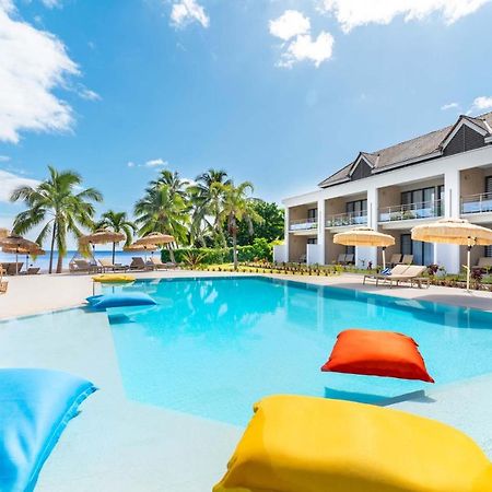 Cook'S Bay Hotel & Suites Paopao Екстериор снимка