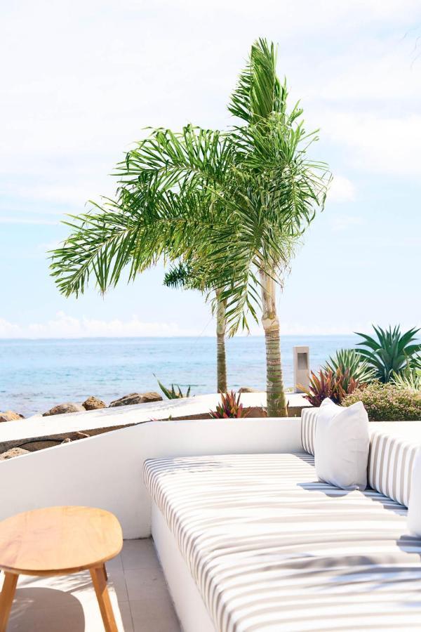 Cook'S Bay Hotel & Suites Paopao Екстериор снимка