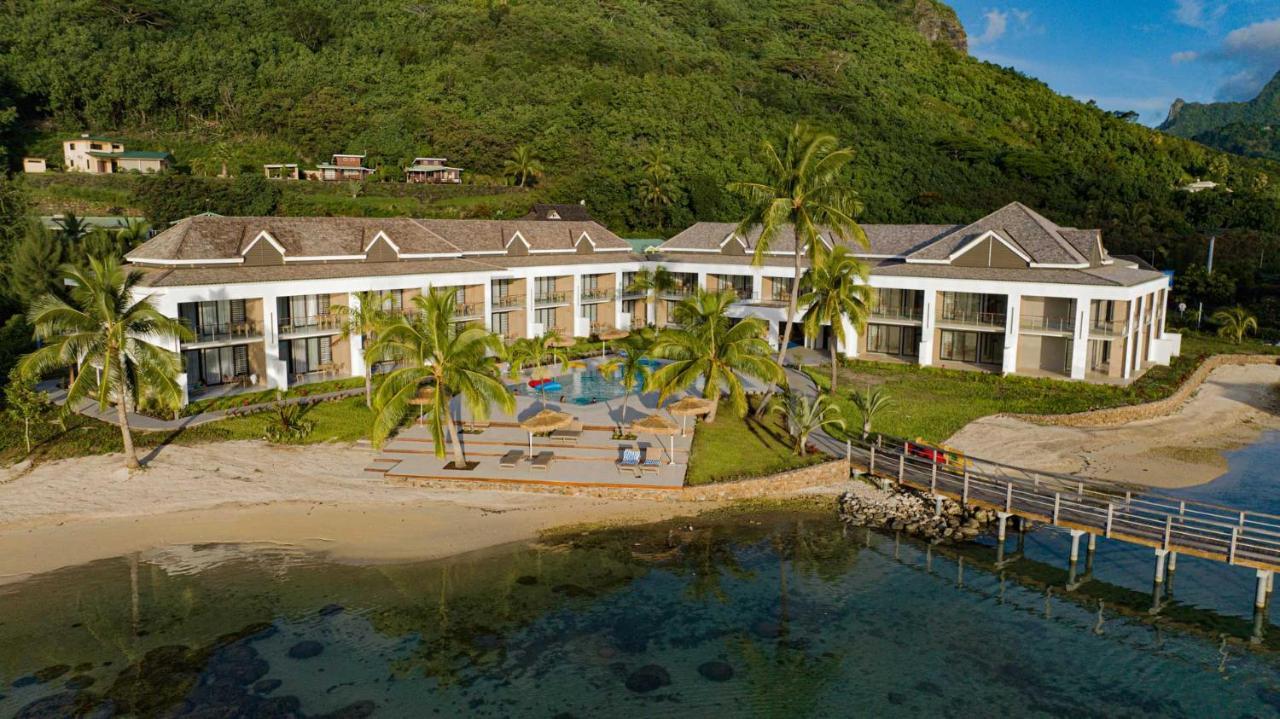 Cook'S Bay Hotel & Suites Paopao Екстериор снимка