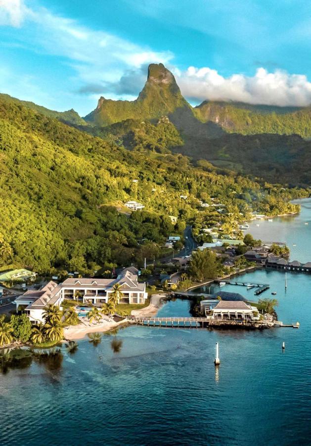 Cook'S Bay Hotel & Suites Paopao Екстериор снимка