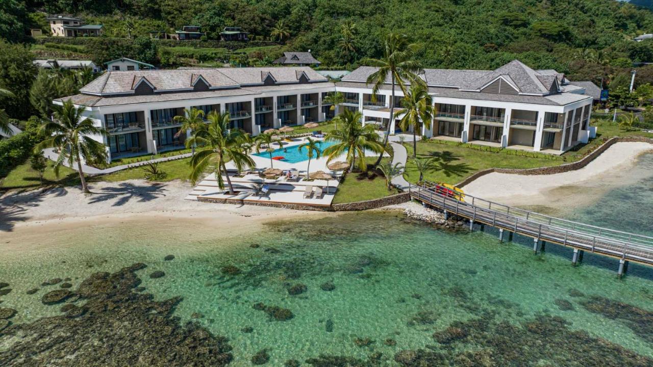 Cook'S Bay Hotel & Suites Paopao Екстериор снимка
