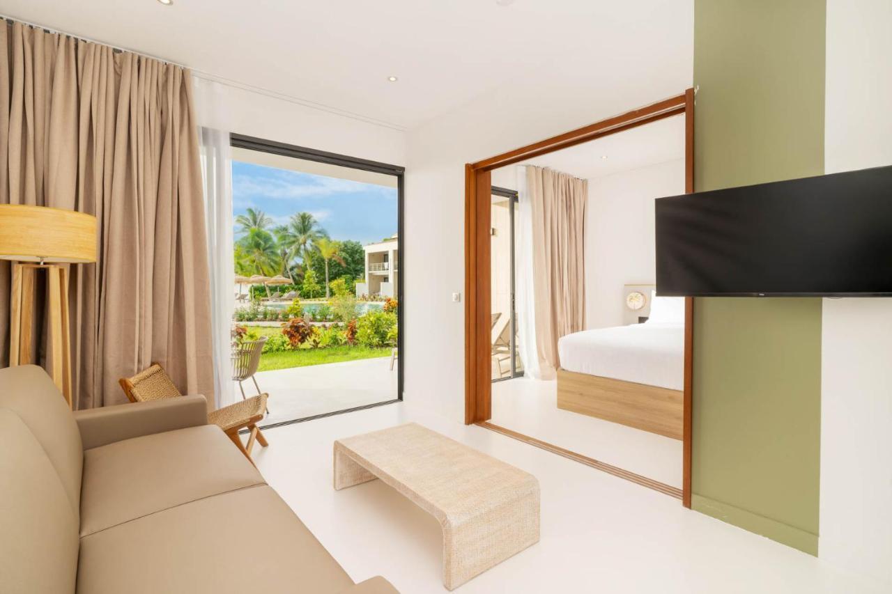 Cook'S Bay Hotel & Suites Paopao Екстериор снимка